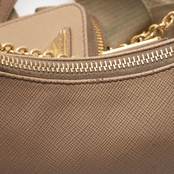 Prada Saffiano Re-Edition 2005 Crossbody - Picture 16 of 16